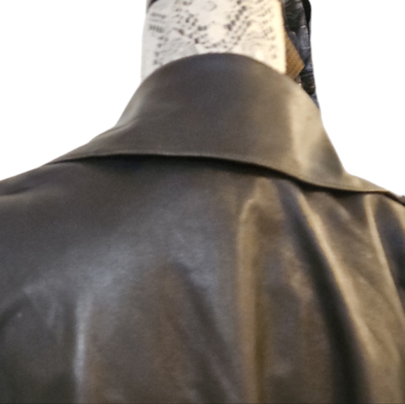 Gorgeous Begedor Italia Women's Leather Jacket - Picture 5 of 15